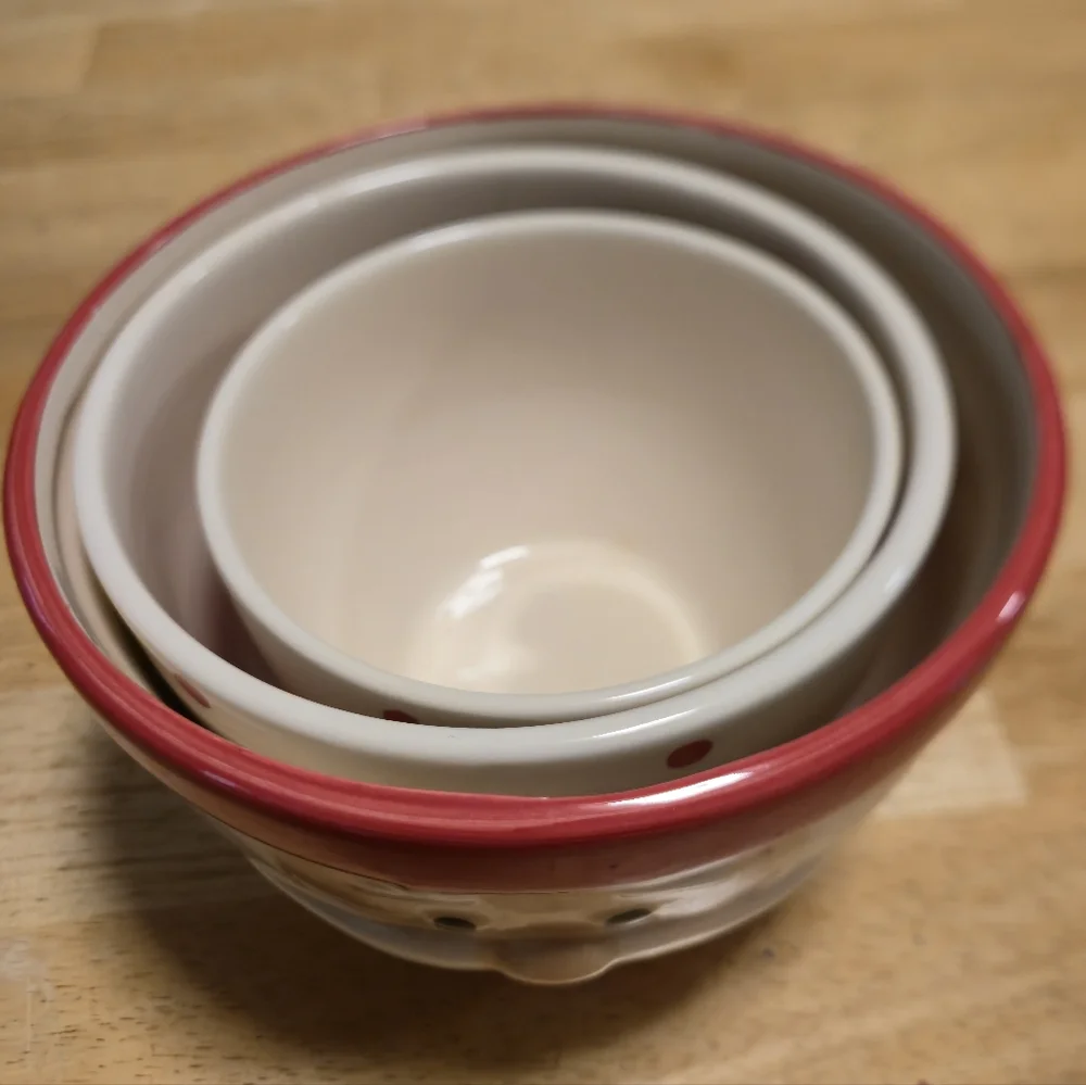 Blue Harbor 2012 Santa Claus Nesting Ceramic Holiday Bowls Set of 3 Red White - Picture 4 of 10